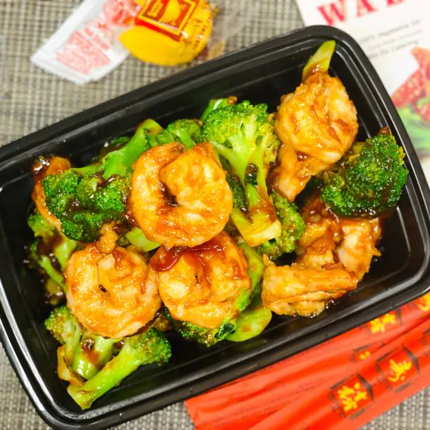 Shrimp with Broccoli at Great Wall, Chinese Restaurant in Dumont